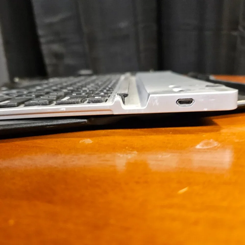 ZAGG Folio Yw2 Bluetooth Keyboard for iPad 2/3/4